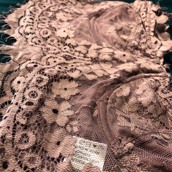 Beautiful dusty rose/lavender lace bralette. Size medium. - Picture 2 of 5